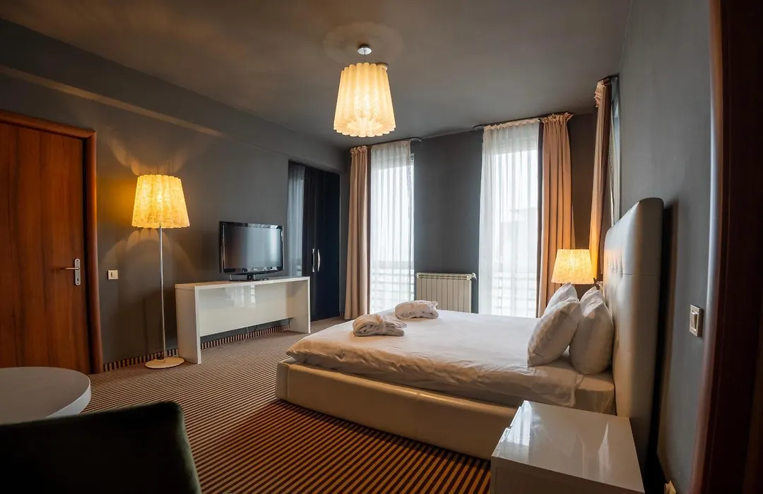 Alex&George Boutique Hotel-1